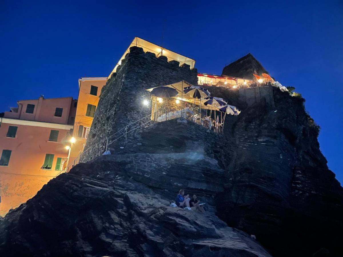 SOTTO IL CASTELLO DI VERNAZZA - GenovaInRelax Esterno foto