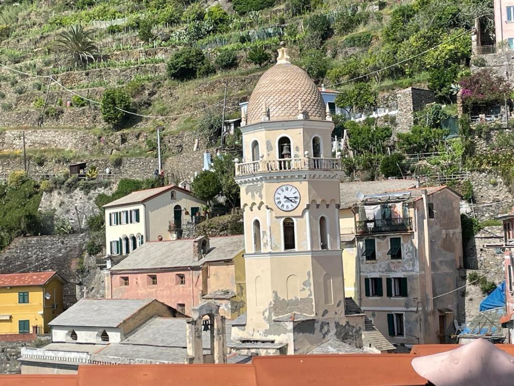 SOTTO IL CASTELLO DI VERNAZZA - GenovaInRelax Esterno foto